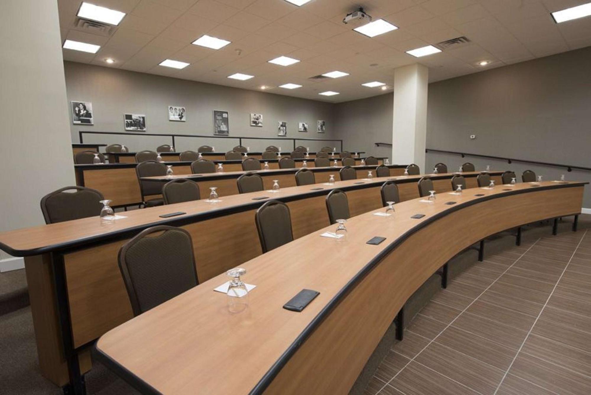 Doubletree By Hilton Binghamton Hotel Buitenkant foto