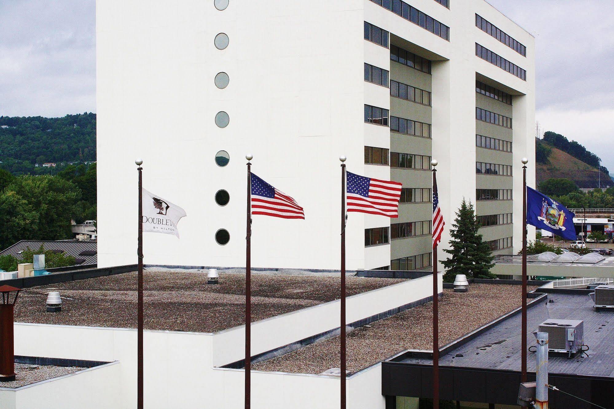 Doubletree By Hilton Binghamton Hotel Buitenkant foto